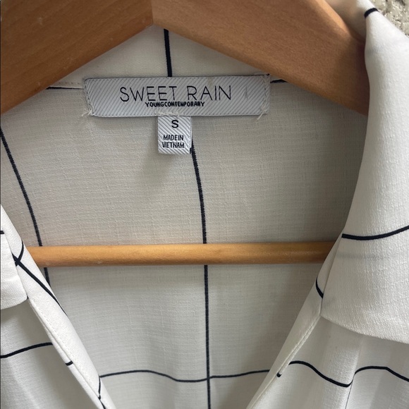 Sweet Rain White Windowpane Button-Front Drawstring Shirt - Picture 3 of 5